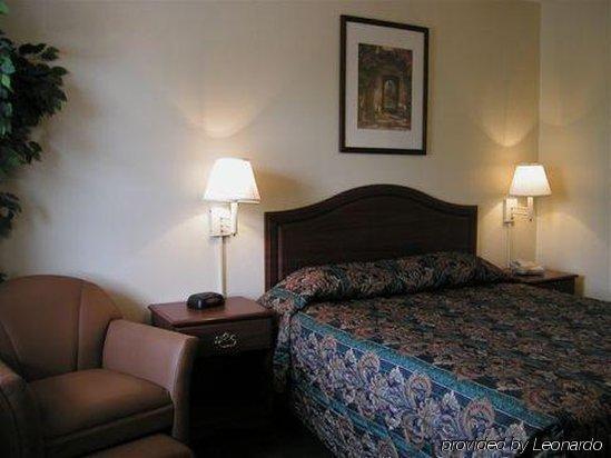 Intown Suites Extended Stay Chesapeake Va - I-64 Crossways Blvd Quarto foto